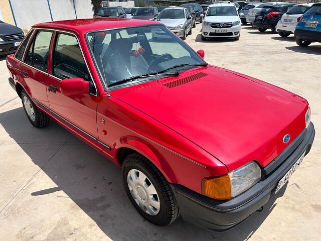 FORD ESCORT 1.6 I GHIA SPANISH LHD IN SPAIN ONLY 42000 MILES SUPERB 1989